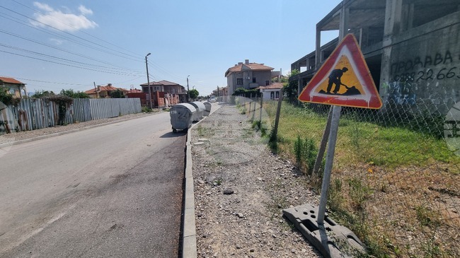 До края на годината се очаква да приключи асфалтирането в сливенския квартал „Речица“, каза кметът Стефан Радев