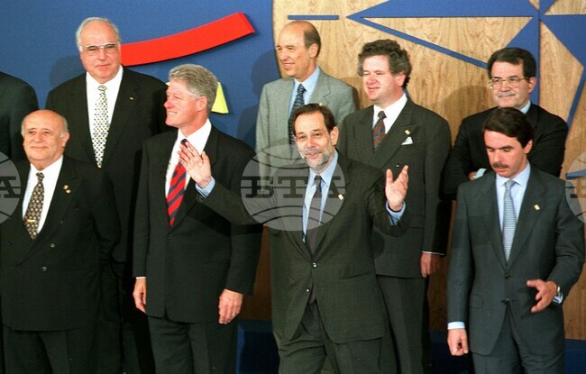 На 8 юли 1997 г. срещата на върха на НАТО в Мадрид поставя началото на разширяването на Алианса на Изток