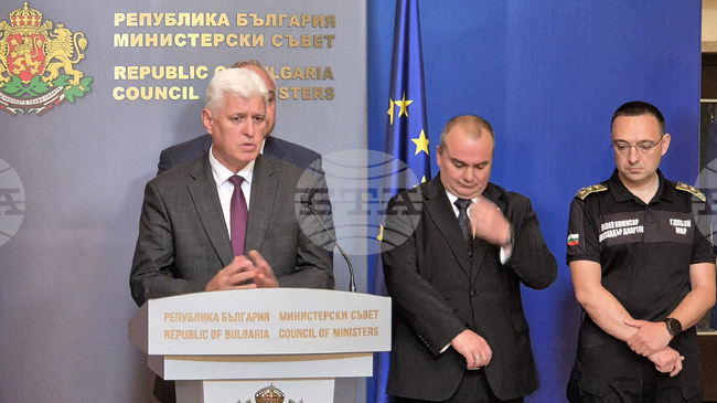 Defence Minister: 22 Military Units Ready to Participate in Extinguishing Fires
