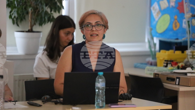 Антарктида е изключително ценна за науката, защото съчетава в една среда различни екстремни фактори, каза Роксана Уцою от румънския институт за изследвания в областта на биологичните науки