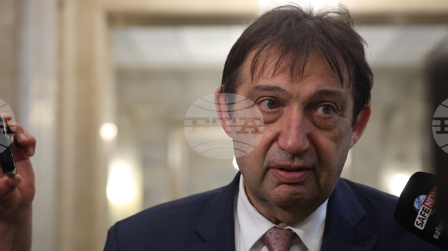 Обиколката на министър Иван Шишков в рамките на инициативата „Регионите говорят“ продължава днес в областите Шумен и Плевен