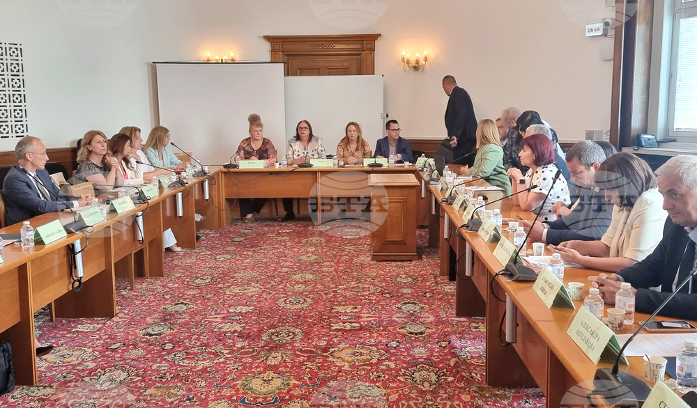 Народно събрание - Комисия по труда и социалната политика
