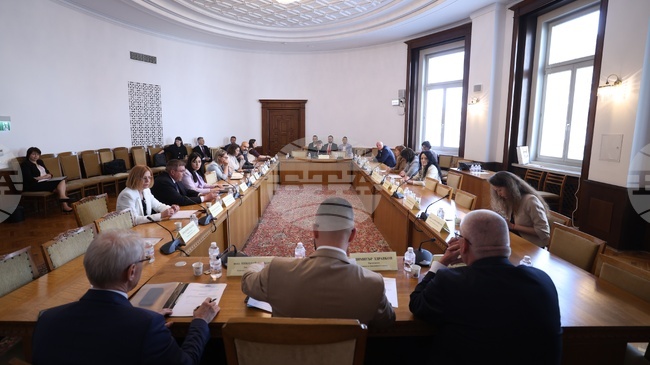 Промените в образователното законодателство изискват политически консенсус, каза министър Георги Вълчев 