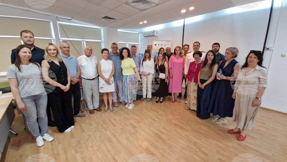 Bulgarian, Romanian Scientists Pledge Closer Antarctic Cooperation at Polar Symposium in Constanta