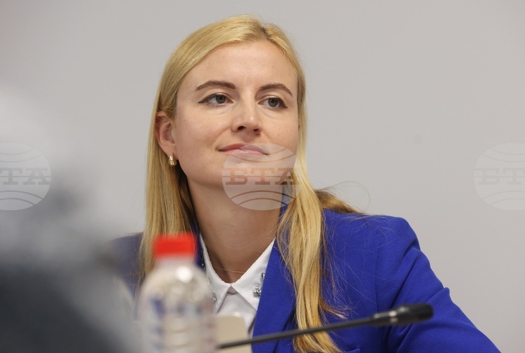 Членът на Съвета за електронни медии СЕМ Симона Велева поздрави