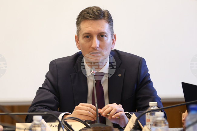 Задачата ни е да надградим постигнатото от предходния парламент при стимулиране на разходите за НИРД, заяви министърът на иновациите Василев пред депутати