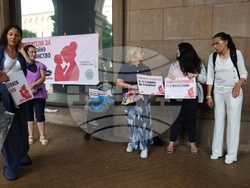 „Майчинството не е милостиня“ - протест