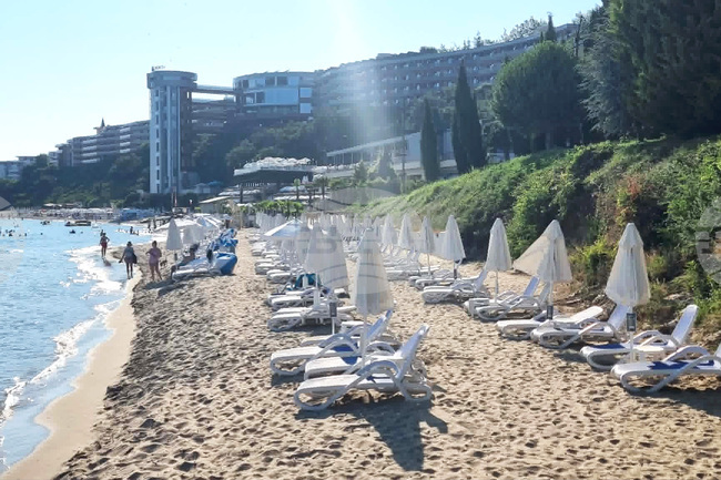 Robinson Beach Earns Blue Flag Award for Second Consecutive Year