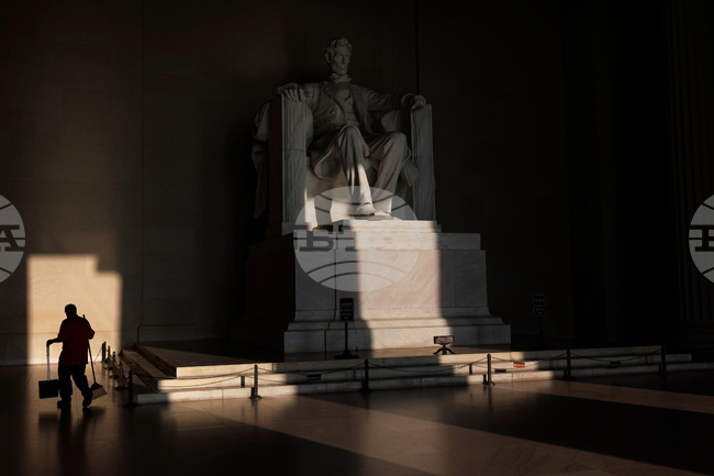 APTOPIX Lincoln Memorial