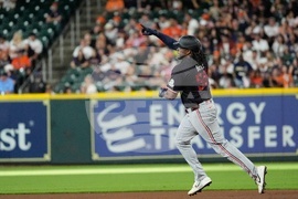 Twins Astros Baseball