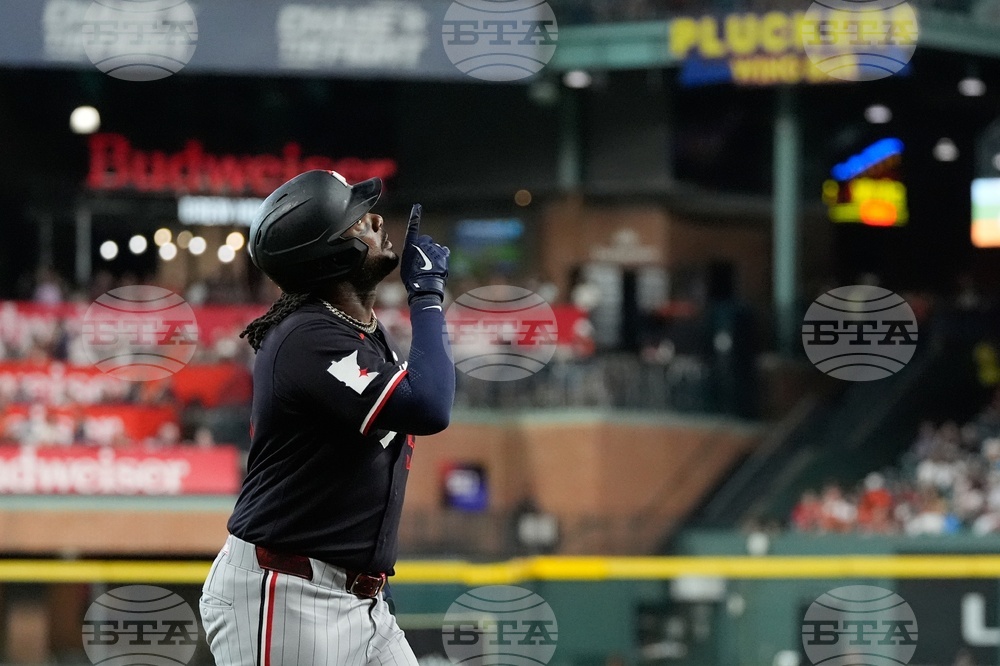 Twins Astros Baseball