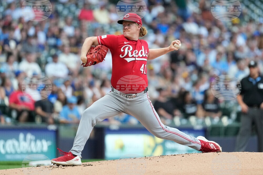 Reds Brewers Baseball