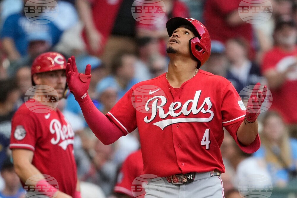 Reds Brewers Baseball