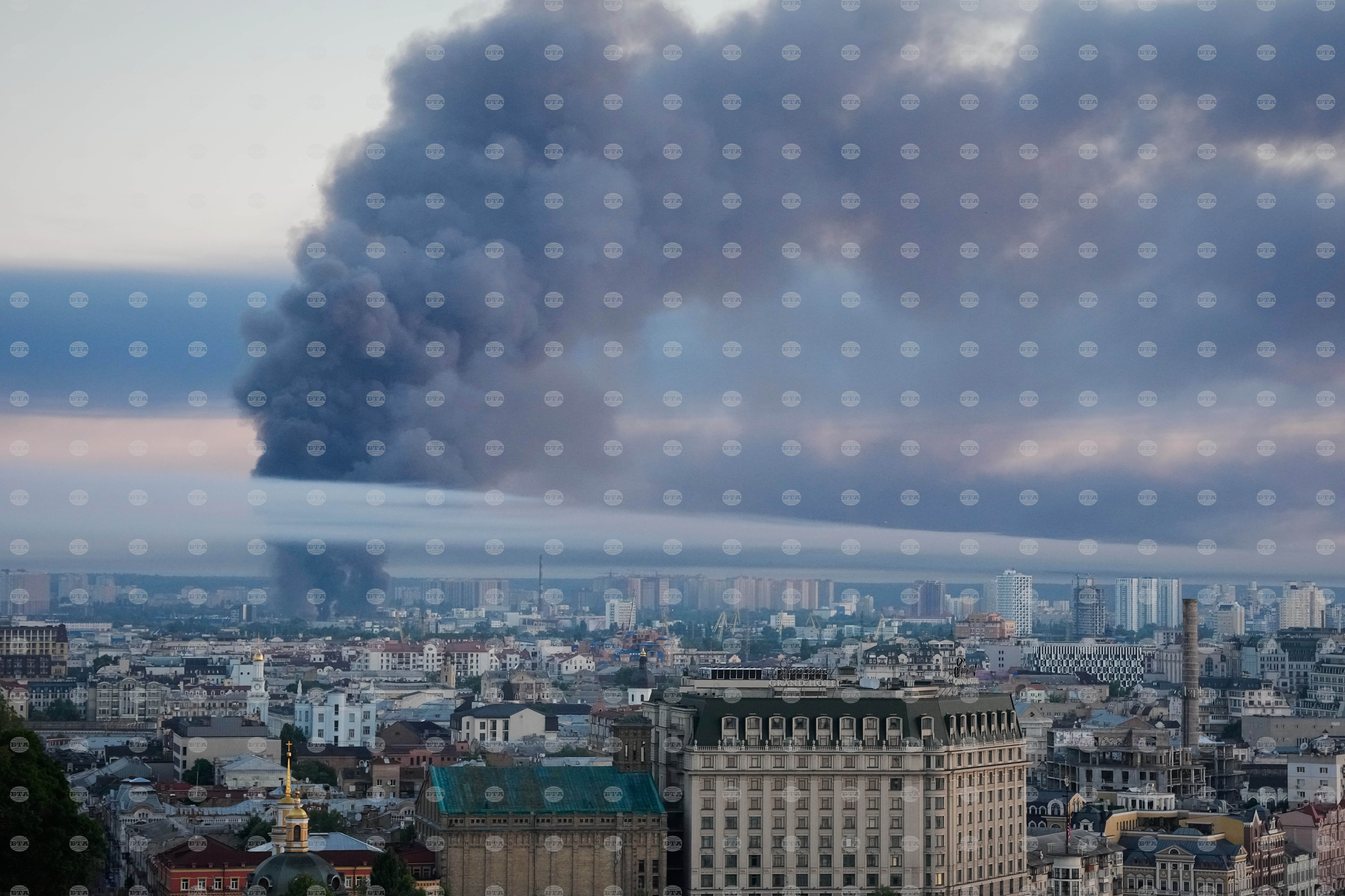 Украйна е свалила 18 от 41 ракети, изстреляни от Русия през изтеклата нощ, заяви Киев