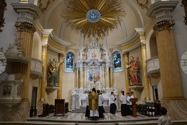 Latin Mass-US