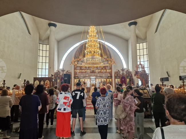 Храмът „Св. Висарион Смоленски“ отбеляза 20 години като духовен символ на Родопите