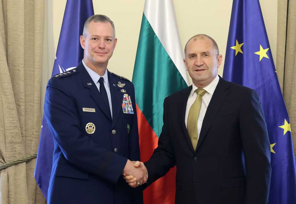 PM Radev, General Grynkewich Discuss Security Risks from Military Crises Near Europe