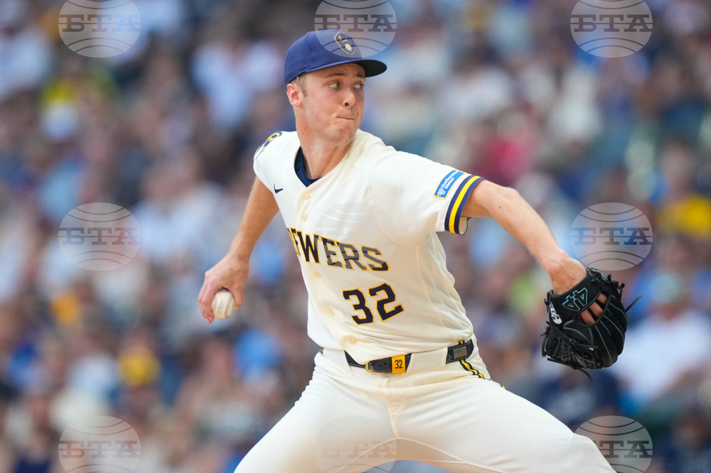 Reds Brewers Baseball