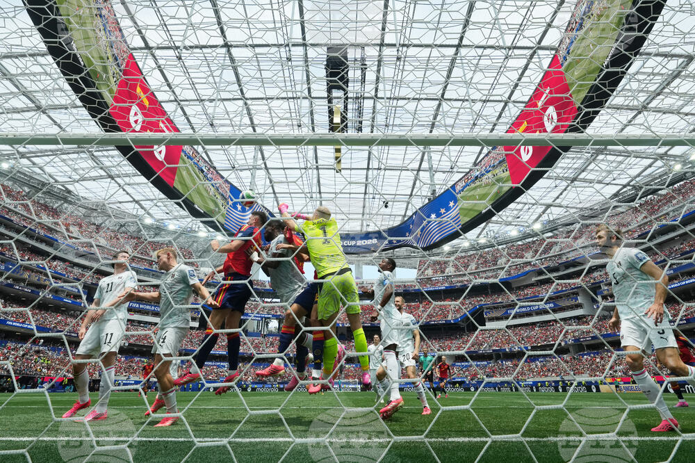 CORRECTION Austria Spain WCup Soccer