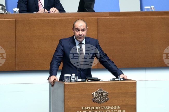 Професията на служителя на реда не е просто кариера, а призвание и избор в името на обществото, каза Емил Денков от „Прогресивна България“ 