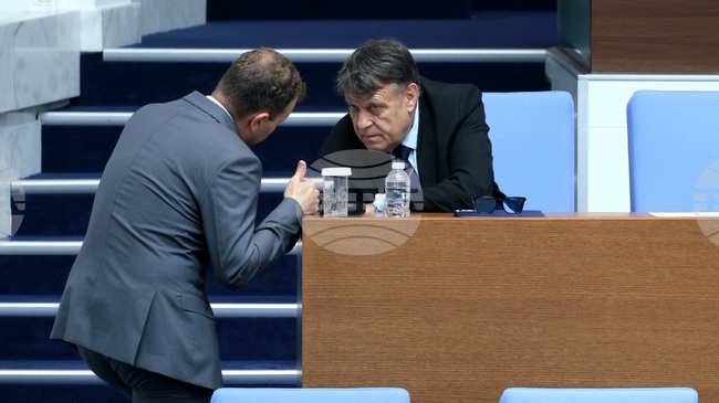 За учебната 2024/2025 година в 1995 училища има ученически съвети, като в 111 от тях те реално не функционират, каза министър Георги Вълчев