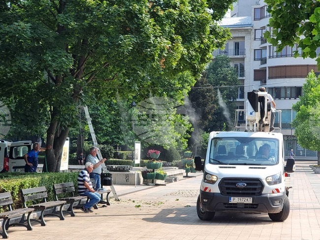 Системи за разхлаждане с водна мъгла са монтирани на няколко места в Русе заради горещините