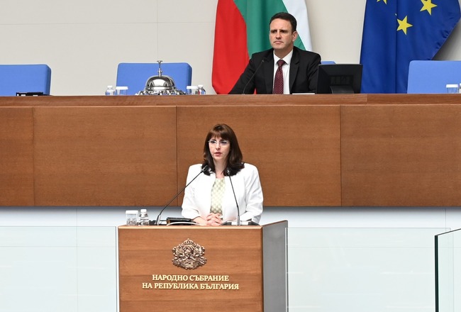 Министър Ефремова: Около 67 000 възрастни и хора с увреждания ще продължат да получават топъл обяд и през 2027 г.