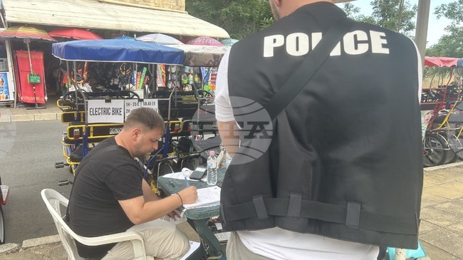 Десет акта за нарушения са издадени при проверки на търговски обекти и отдаване на електрически рикши и велосипеди в Слънчев бряг