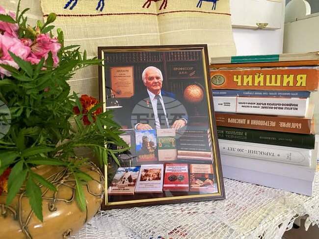В родното село на професор Николай Червенков Городнее, Украйна, почетоха паметта му 