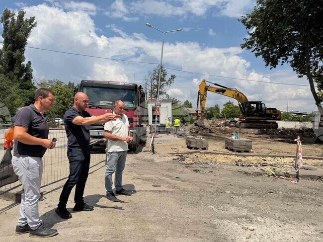 Започнаха строителните дейности по разширението на ул. „Калиакра“ в пловдивския район „Южен“
