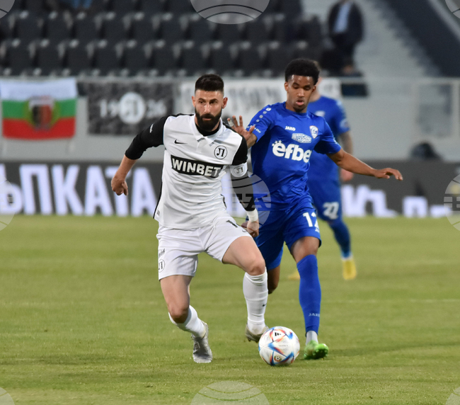 Феновете на Локомотив Пловдив към Димитър Илиев: "Пловдив е зад теб, капитане!"