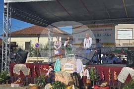 Село Кутово - фестивал - народна носия - „От раклата на баба“
