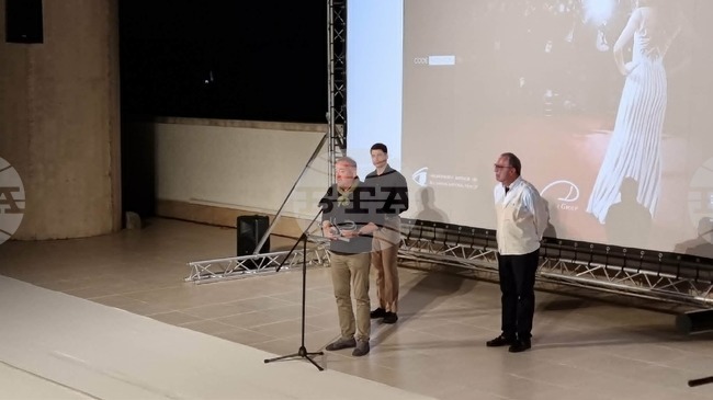 Стефан Командарев спечели голямата награда на „Свети Влас филм фест“ с „Made in E.U.“