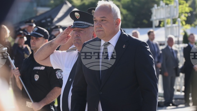 Проверява се произходът на средствата, с които са заплащани полетите на Пеевски и дали цените отговарят на пазарните, каза Иван Демерджиев