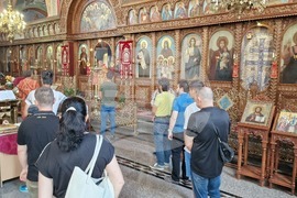Шумен - храм „Св. Три Светители“ - неделна служба