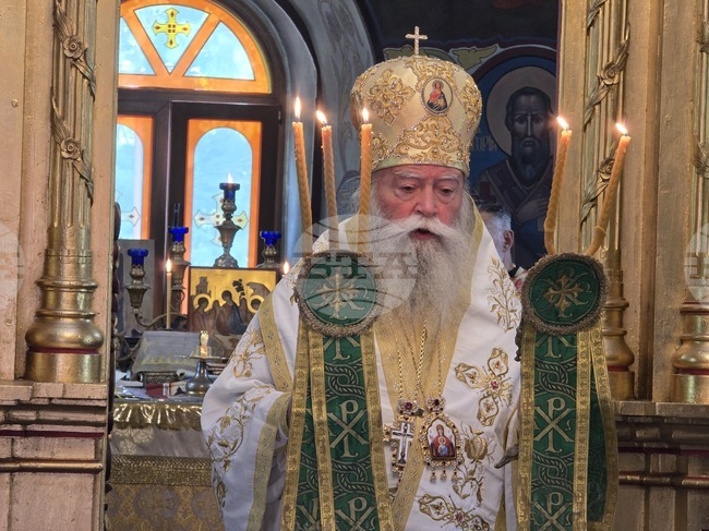 Ловеч - Ловчански митрополит Гавриил - храм „Света Троица“ - литургия