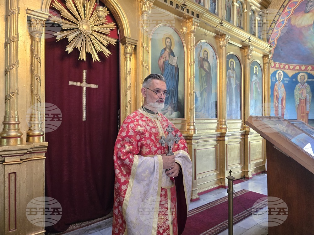 Ловеч - Ловчански митрополит Гавриил - храм „Света Троица“ - литургия