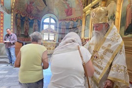 Ловеч - Ловчански митрополит Гавриил - храм „Света Троица“ - литургия