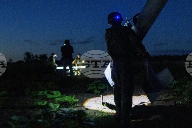 Украйна твърди, че е поразила още 12 руски танкера в Азовско море 