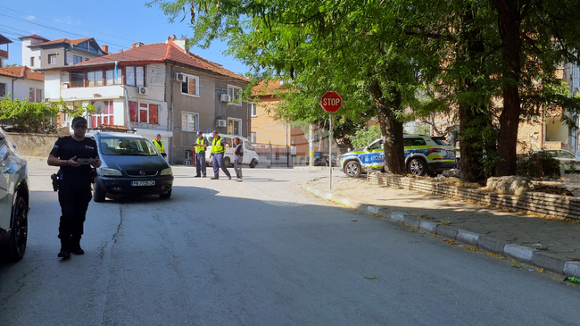 Общо осем души са задържани при специализирана полицейска операция в Асеновград след сбиване между две ромски фамилии