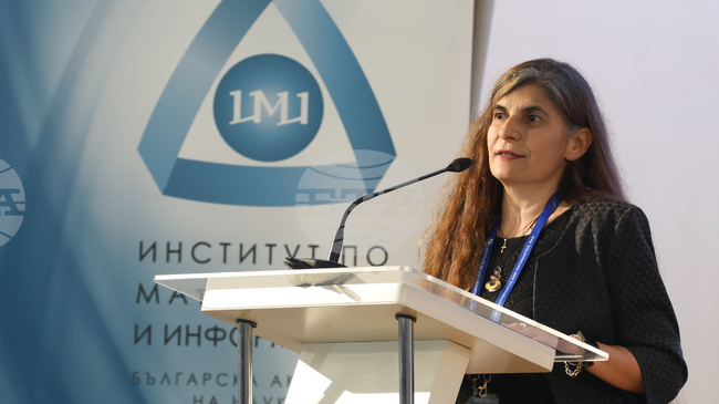 Математиката е начин на мислене, не само инструмент, каза проф. Майя Стоянова, декан на Факултета по математика и информатика в Софийския университет