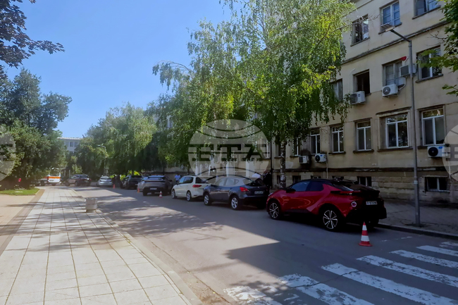 Имейли за поставени взривни устройства са получени и днес в някои институции в Разградско, извършват се проверки