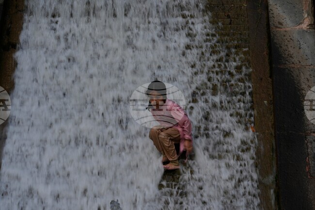 India Kashmir Extreme Weather Heat