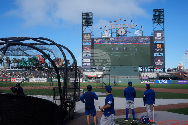 Blue Jays Giants Baseball