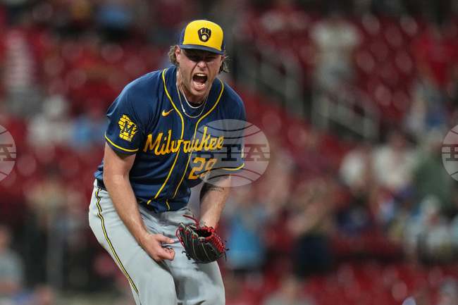 APTOPIX Brewers Cardinals Baseball