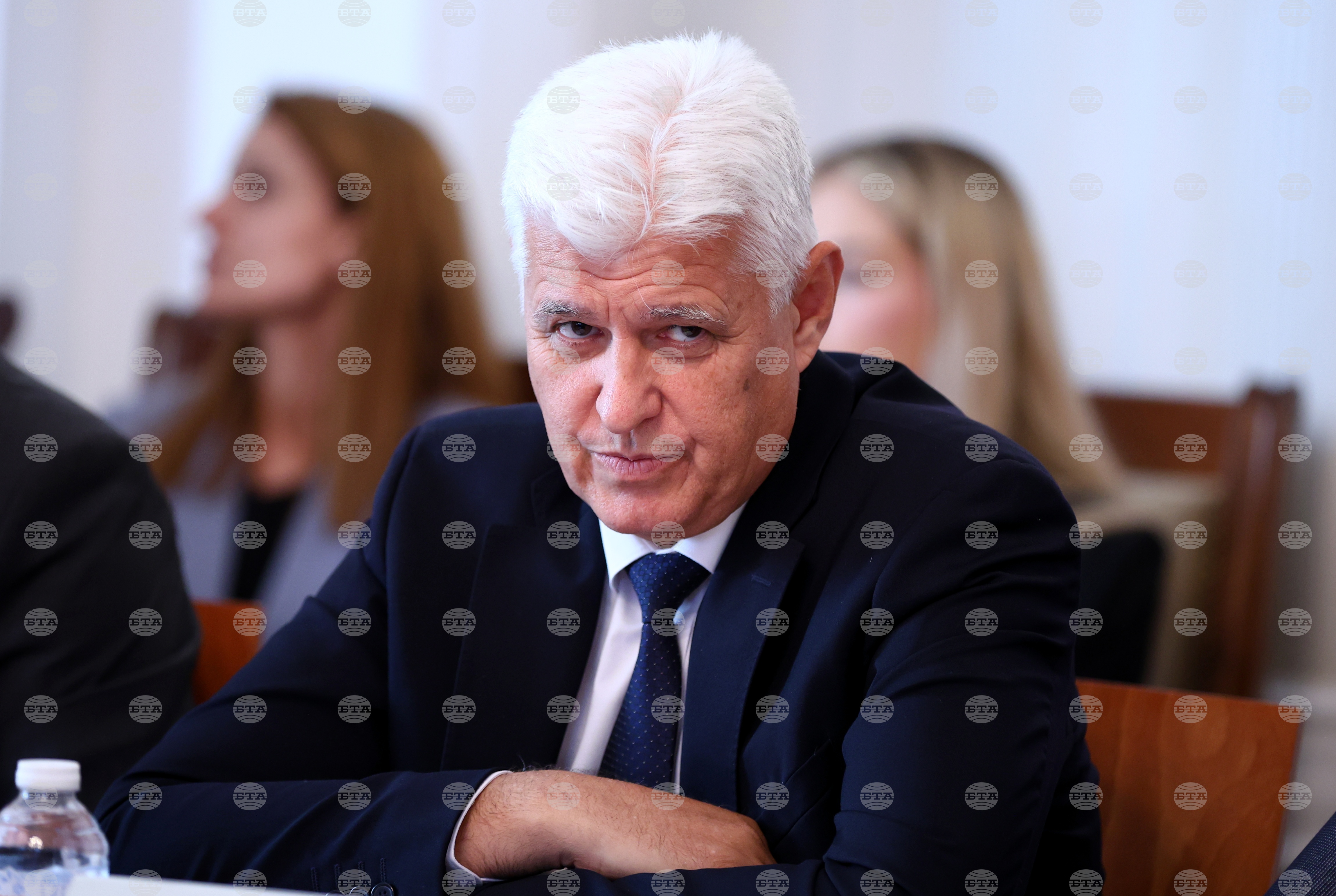 Разходите за отбрана в проектобюджета за 2026 година са близо 2,7 млрд. евро, което е 2,15% от БВП, каза военният министър Димитър Стоянов
