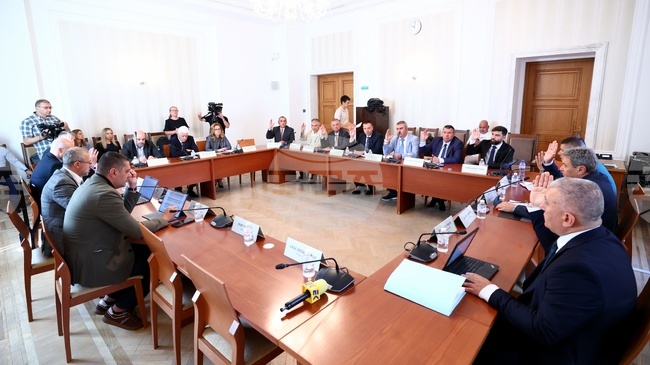 Комисията по отбрана подкрепи на първо четене проектобюджета за 2026 г., според който военните разходи ще бъдат близо 2,7 млрд. евро