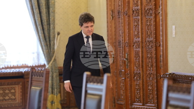 Румънският президент ще подчертае значението на сигурността в региона на Черно море и укрепването на Източния фланг на срещата на върха на НАТО