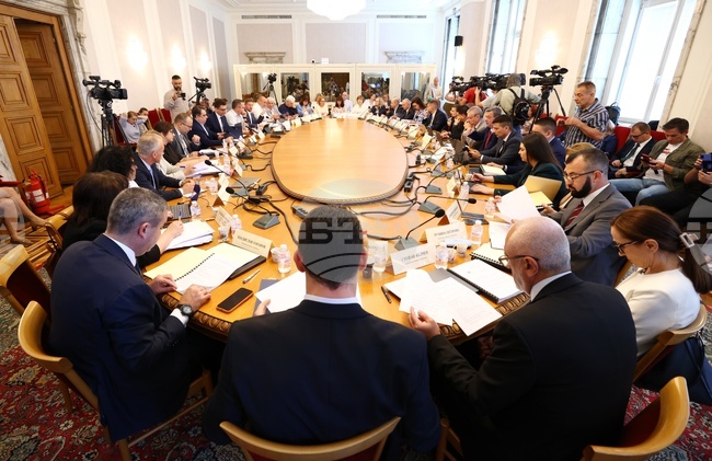 Законопроектът за бюджет на ДОО за 2026 година беше одобрен на първо гласуване от Комисията по бюджет и финанси към парламента