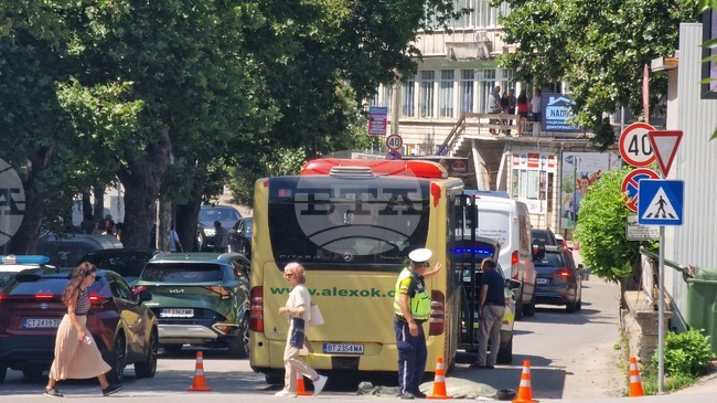 Пешеходец загина на пътека в центъра на Велико Търново, след като бе блъснат от автобус